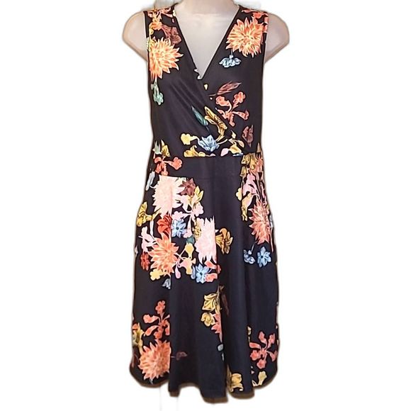 Guberry A-Line Wrap Dress Knee Length V-Neck Floral Sleeveless Tropical Pastel - Picture 10 of 17